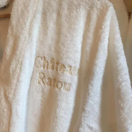 Chateau Ratou Nocleg ze śniadaniem *
