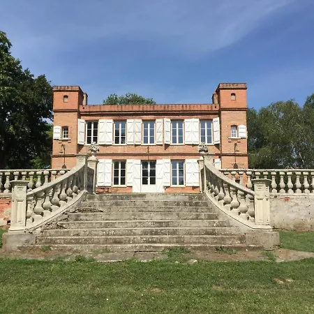 Chateau Ratou Bed & Breakfast